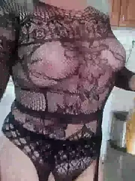 Snapshot of MiriandZacki chatting on 11/18/25, 11:46 MiriandZacki online show from 11/18/25, 11:46