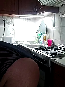 Snapshot of MiriandZacki chatting on 10/23/25, 12:59 MiriandZacki online show from 10/23/25, 12:59