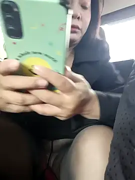 Snapshot of smgirls chatting on 10/23/25, 06:12 smgirls online show from 10/23/25, 06:12