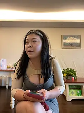 Snapshot of smgirls chatting on 11/13/25, 07:34 smgirls online show from 11/13/25, 07:34