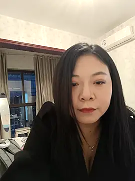 Snapshot of smgirls chatting on 10/25/25, 10:47 smgirls online show from 10/25/25, 10:47