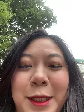 Snapshot of smgirls chatting on 11/04/25, 07:23 smgirls online show from 11/04/25, 07:23