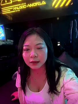 Snapshot of smgirls chatting on 09/21/25, 11:15 smgirls online show from 09/21/25, 11:15