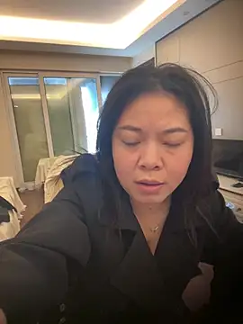 Snapshot of smgirls chatting on 11/25/25, 06:47 smgirls online show from 11/25/25, 06:47