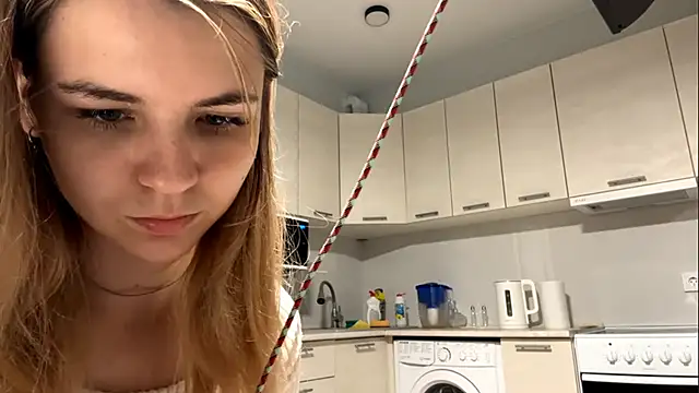 Denni Spilber online show from 10/11/25, 03:24