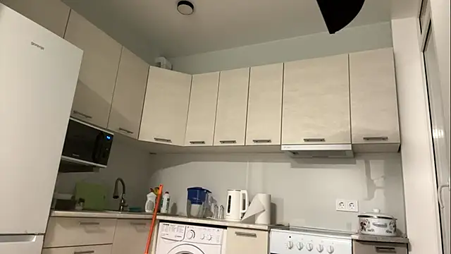 Denni Spilber online show from 10/05/25, 05:58