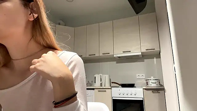 Denni Spilber online show from 10/14/25, 03:23