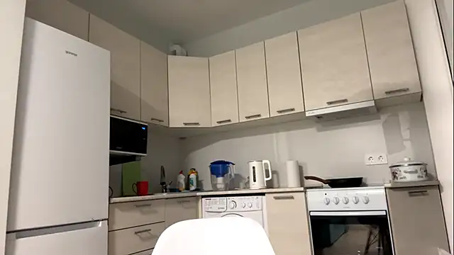 Denni Spilber online show from 10/17/25, 03:36