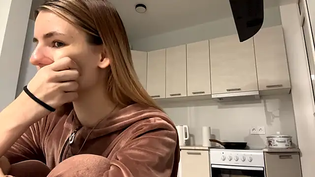 Denni Spilber online show from 10/25/25, 04:40