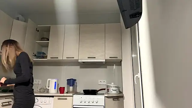 Denni Spilber online show from 09/27/25, 04:46