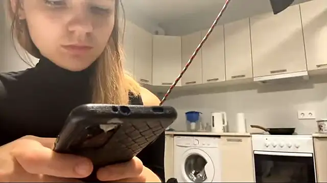 Denni Spilber online show from 10/18/25, 03:36