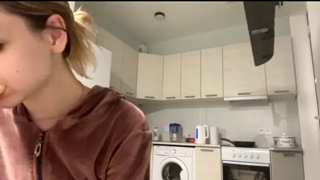 Denni Spilber online show from 11/04/25, 03:38