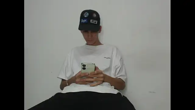 sam hottt online show from 10/23/25, 08:29