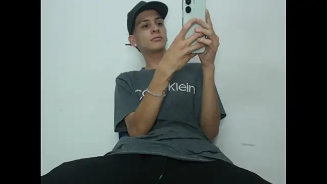 sam hottt online show from 10/18/25, 12:12