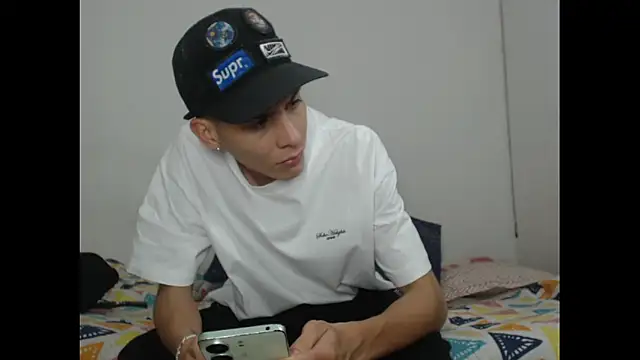 sam hottt online show from 10/16/25, 10:51