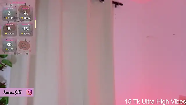 Snapshot of LaraGiil chatting on 10/10/25, 12:28 LaraGiil online show from 10/10/25, 12:28