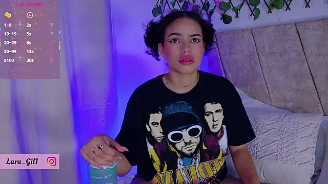 Snapshot of LaraGiil chatting on 09/15/25, 01:22 LaraGiil online show from 09/15/25, 01:22