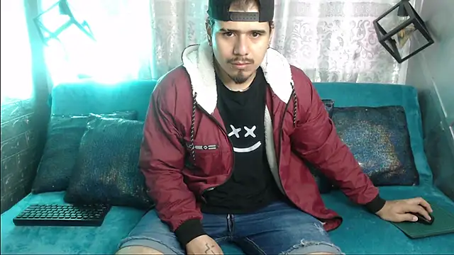 Snapshot of thiago_bos chatting on 10/17/25, 11:34 thiago bos online show from 10/17/25, 11:34