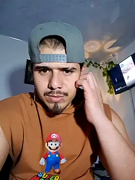 Snapshot of thiago_bos chatting on 10/18/25, 04:09 thiago bos online show from 10/18/25, 04:09