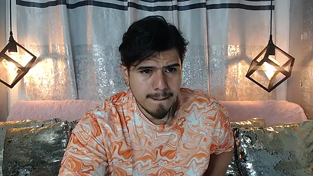 Snapshot of thiago_bos chatting on 09/20/25, 11:26 thiago bos online show from 09/20/25, 11:26