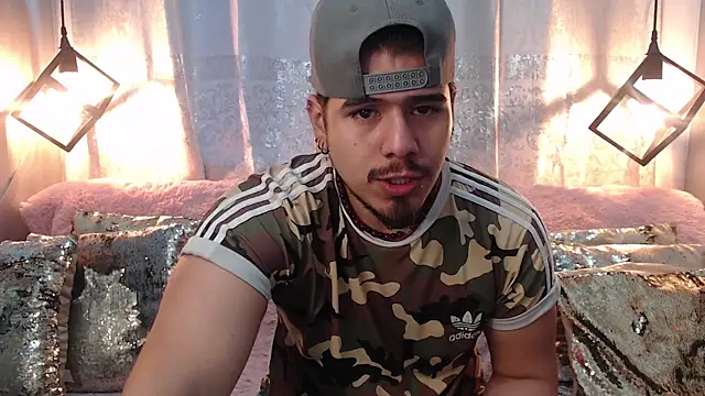 Snapshot of thiago_bos chatting on 09/25/25, 11:49 thiago bos online show from 09/25/25, 11:49