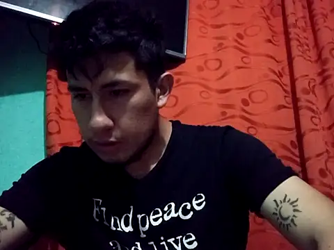 Snapshot of True_Di chatting on 09/28/25, 01:34 True Di online show from 09/28/25, 01:34