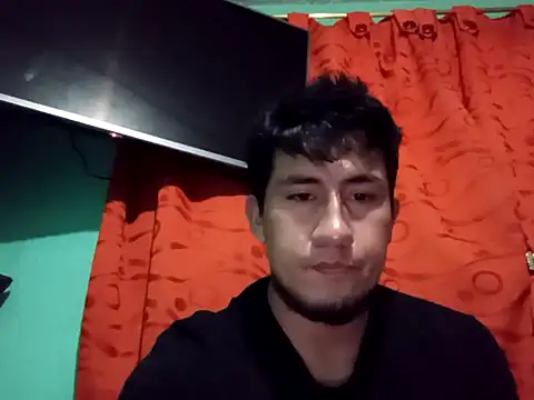 Snapshot of True_Di chatting on 10/17/25, 01:31 True Di online show from 10/17/25, 01:31