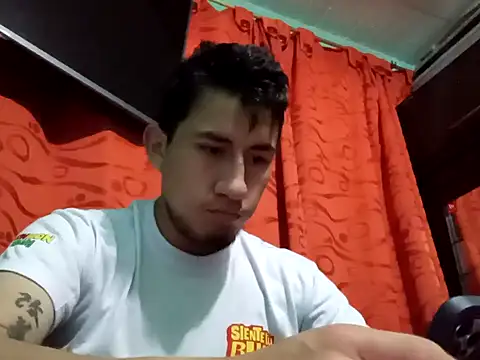 Snapshot of True_Di chatting on 09/21/25, 01:11 True Di online show from 09/21/25, 01:11