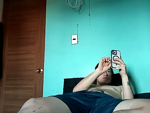 Snapshot of True_Di chatting on 10/24/25, 06:51 True Di online show from 10/24/25, 06:51