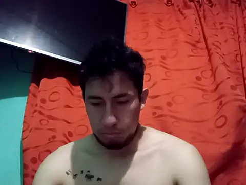 Snapshot of True_Di chatting on 10/07/25, 01:17 True Di online show from 10/07/25, 01:17