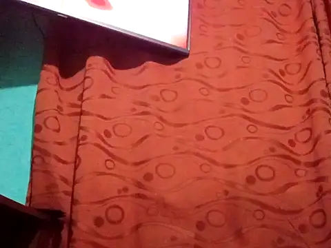 Snapshot of True_Di chatting on 09/19/25, 01:09 True Di online show from 09/19/25, 01:09