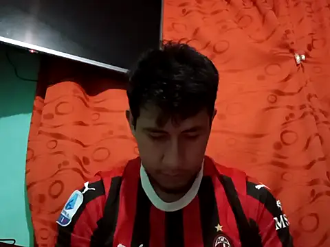 Snapshot of True_Di chatting on 10/05/25, 02:24 True Di online show from 10/05/25, 02:24