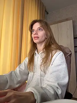 mari  papi online show from 12/15/25, 10:21