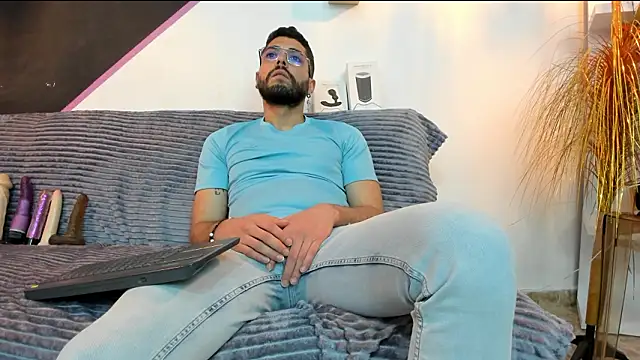 Snapshot of DanteWinter chatting on 03/02/26, 03:40 DanteWinter online show from 03/02/26, 03:40