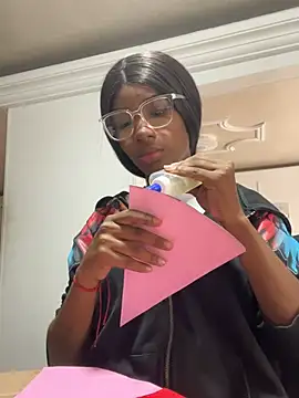 Snapshot of MarianRosse chatting on 01/11/26, 04:25 MarianRosse online show from 01/11/26, 04:25