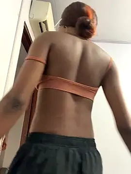 MarianRosse online show from 12/05/25, 07:23