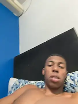 Snapshot of bb_bigblack chatting on 10/20/25, 06:59 bb bigblack online show from 10/20/25, 06:59