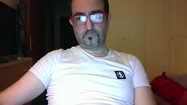 Snapshot of max_im69 chatting on 06/17/26, 09:14 max im69 online show from 06/17/26, 09:14