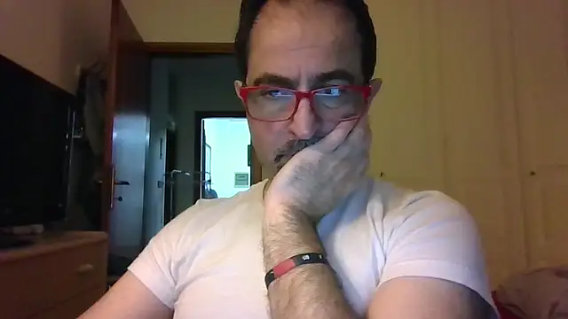 Snapshot of max_im69 chatting on 05/29/26, 08:26 max im69 online show from 05/29/26, 08:26