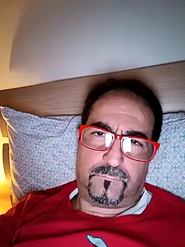 Snapshot of max_im69 chatting on 10/21/25, 12:43 max im69 online show from 10/21/25, 12:43