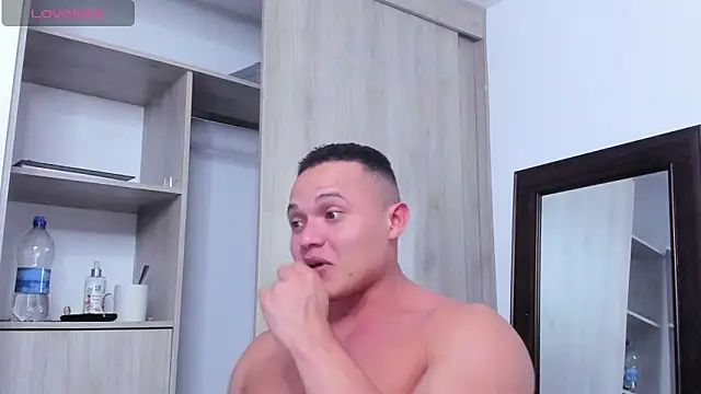 KingLevi01 online show from 11/30/25, 11:49