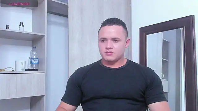 KingLevi01 online show from 10/30/25, 01:37