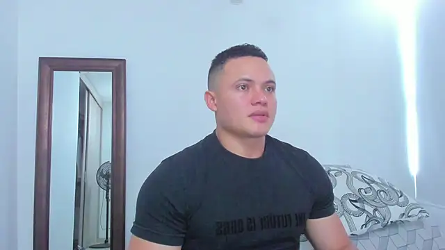 KingLevi01 online show from 03/31/26, 07:27