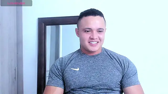 KingLevi01 online show from 09/25/25, 11:11