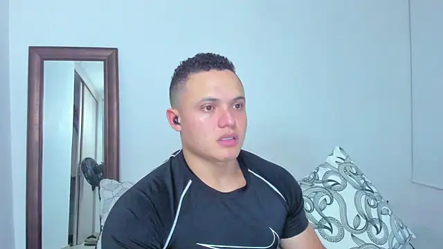 KingLevi01 online show from 04/14/26, 12:04