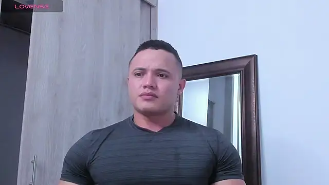 KingLevi01 online show from 10/25/25, 10:32