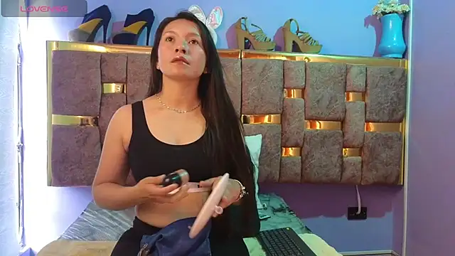 mia wetts online show from 10/06/25, 07:36