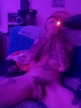 Snapshot of Mrluckstick chatting on 11/18/25, 02:05 Mrluckstick online show from 11/18/25, 02:05