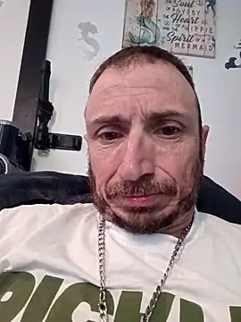 Snapshot of Mrluckstick chatting on 11/01/25, 08:41 Mrluckstick online show from 11/01/25, 08:41