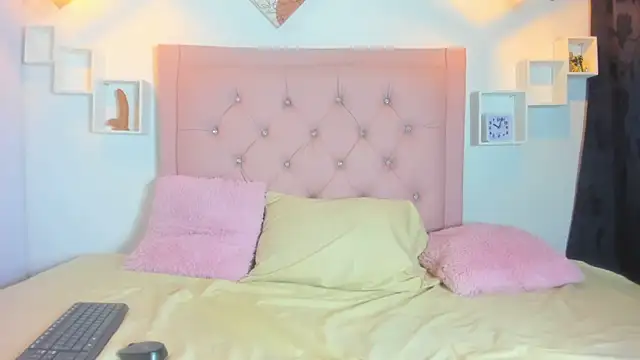 Mia Suarezzz online show from 11/01/25, 11:53